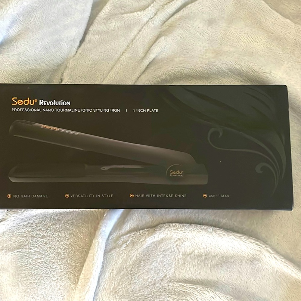 Sedu Revolution Professional Nano Tourmaline Ionic Styling Iron. 1”. BRAND NEW!